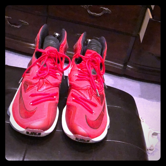 Nike basketball shoes - Picture 1 of 4